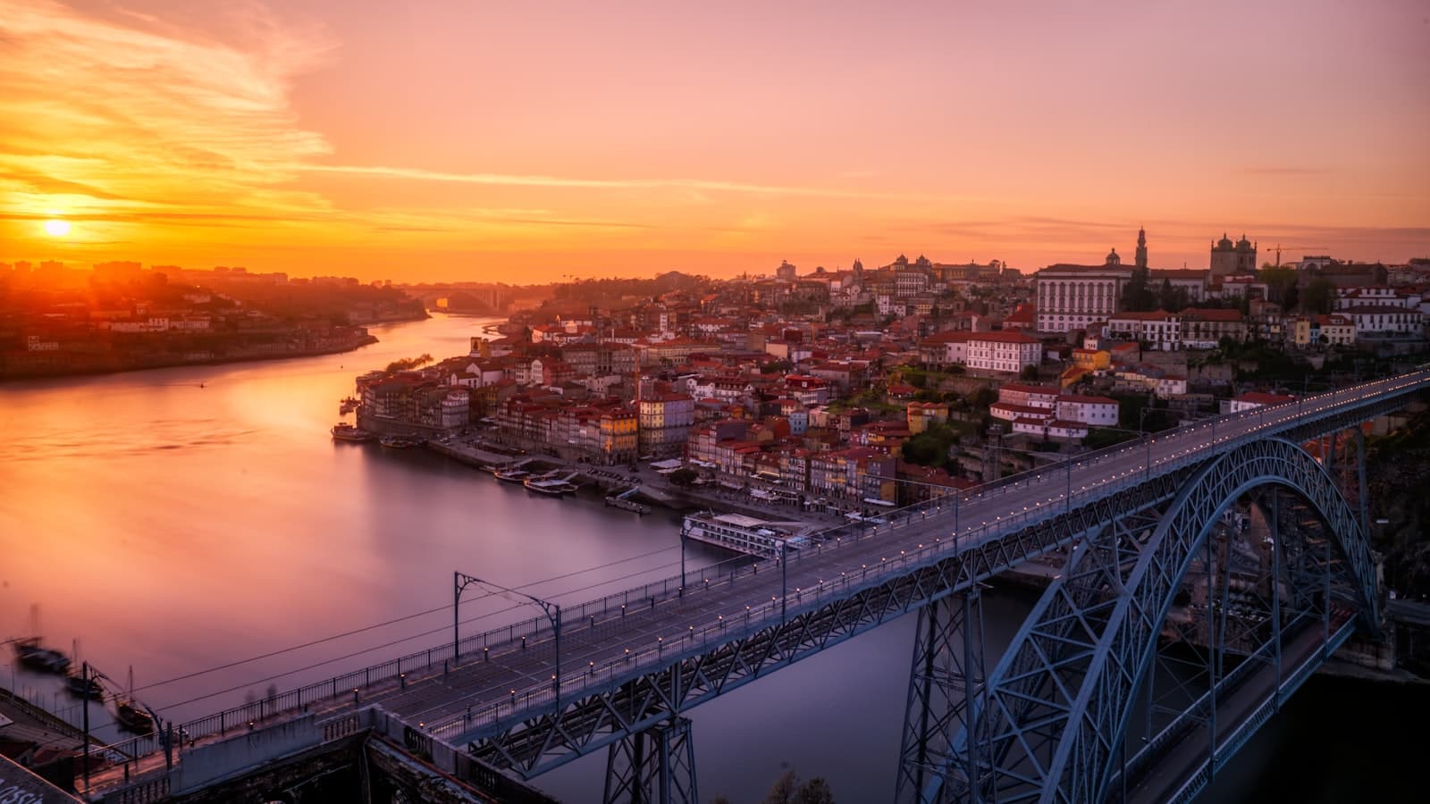 Dom Luis I Bridge at sunset